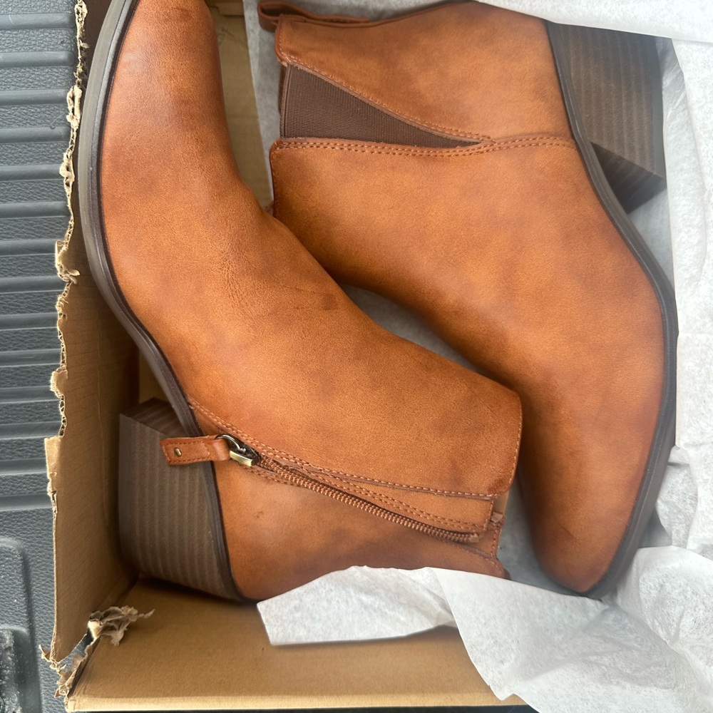 Dr. Scholl's Brown Ankle Boots with Side Zipper and Classic Silhouette